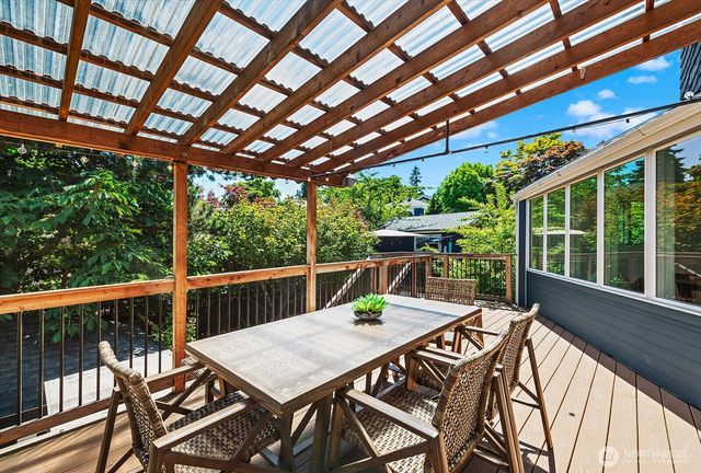 2034 Federal Avenue E, Seattle, WA 98102
