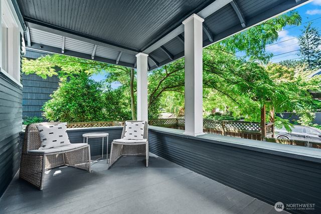 2034 Federal Avenue E, Seattle, WA 98102