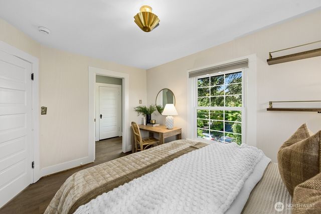 2034 Federal Avenue E, Seattle, WA 98102