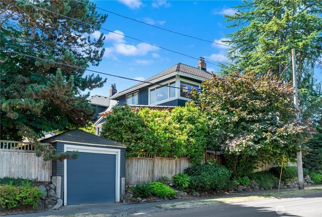 2034 Federal Avenue E, Seattle, WA 98102