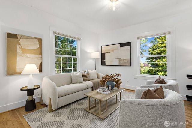2034 Federal Avenue E, Seattle, WA 98102