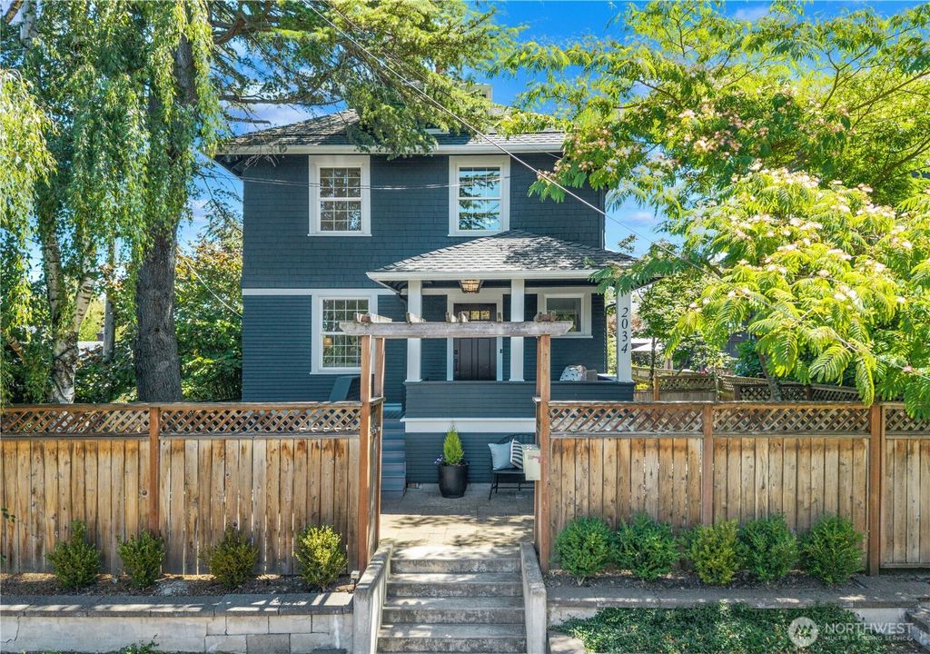 2034 Federal Avenue E, Seattle, WA 98102