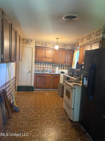 6670 Embassy Circle, Horn Lake, MS 38637