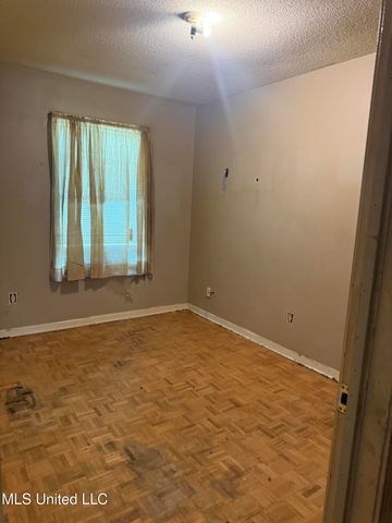 6670 Embassy Circle, Horn Lake, MS 38637