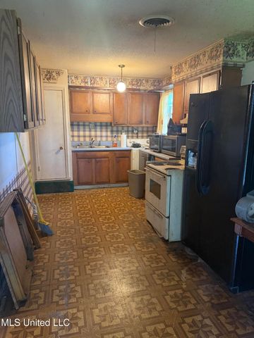 6670 Embassy Circle, Horn Lake, MS 38637