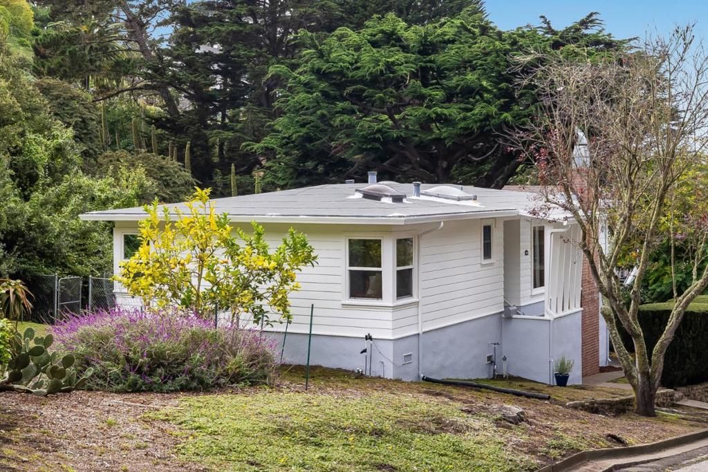 684 Canyon Drive, Pacifica, CA 94044