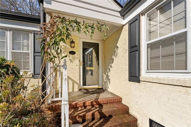 221 W Avondale Drive, Greensboro, NC 27403