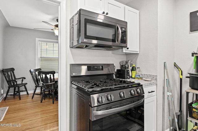 3040 Strathmoor Avenue, Toledo, OH 43614