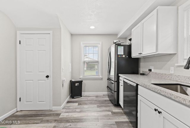 3040 Strathmoor Avenue, Toledo, OH 43614