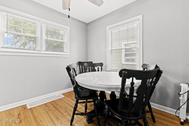 3040 Strathmoor Avenue, Toledo, OH 43614