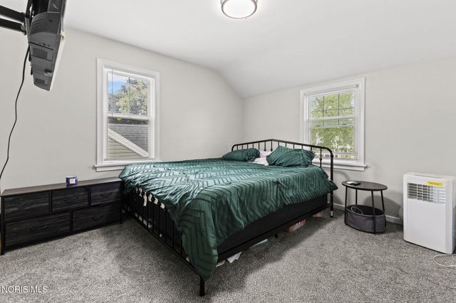 3040 Strathmoor Avenue, Toledo, OH 43614