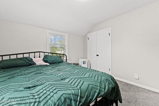 3040 Strathmoor Avenue, Toledo, OH 43614