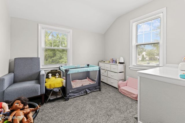 3040 Strathmoor Avenue, Toledo, OH 43614