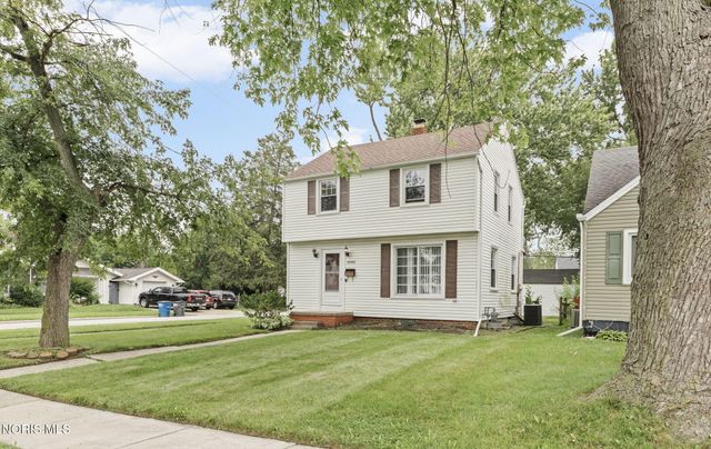 3040 Strathmoor Avenue, Toledo, OH 43614