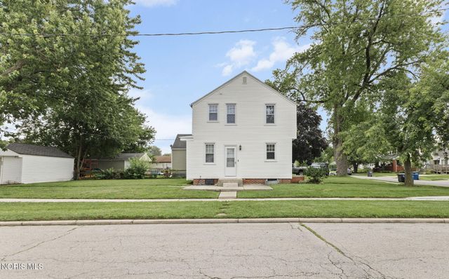 3040 Strathmoor Avenue, Toledo, OH 43614