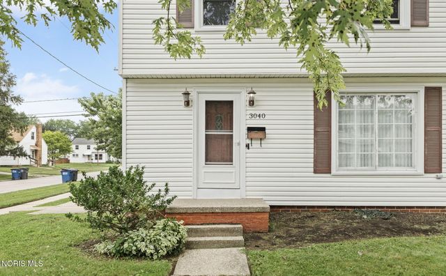 3040 Strathmoor Avenue, Toledo, OH 43614
