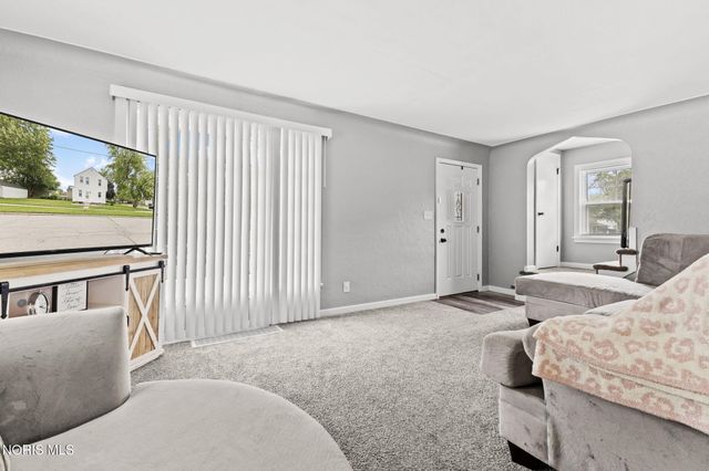 3040 Strathmoor Avenue, Toledo, OH 43614