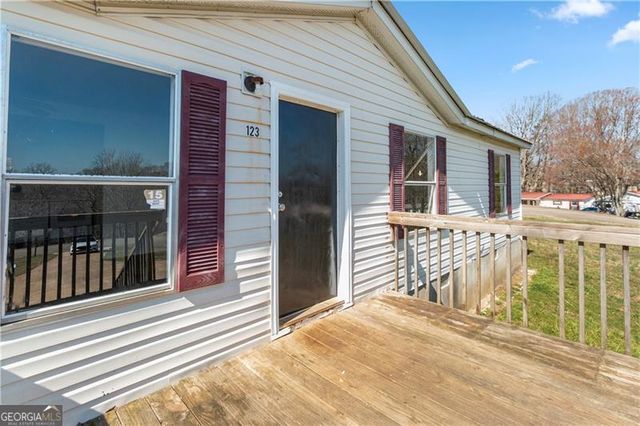 123 Center Grove Drive, Cleveland, GA 30528