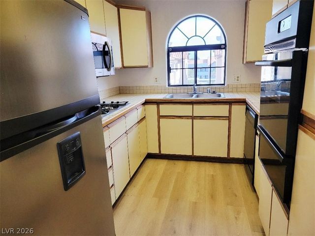 1417 Santa Margarita Street G, Las Vegas, NV 89146