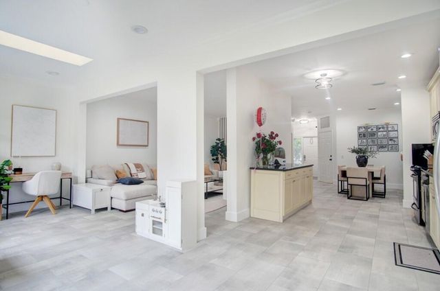 6744 Via Regina, Boca Raton, FL 33433