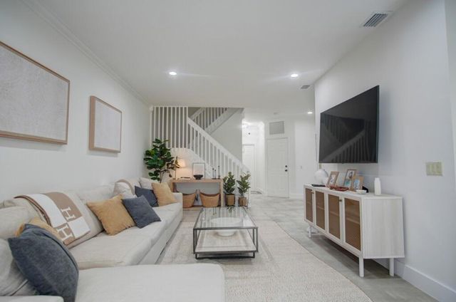 6744 Via Regina, Boca Raton, FL 33433