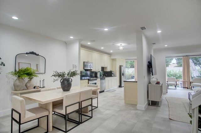 6744 Via Regina, Boca Raton, FL 33433