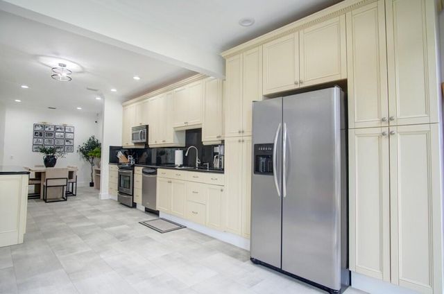 6744 Via Regina, Boca Raton, FL 33433