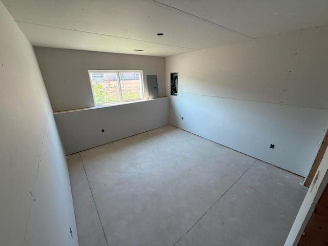 8991 N Joshua Dr, Bel Aire, KS 67226
