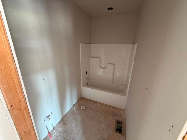 8991 N Joshua Dr, Bel Aire, KS 67226