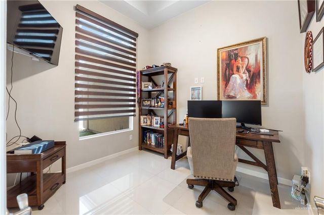 812 W Arapaho Avenue, Pharr, TX 78577