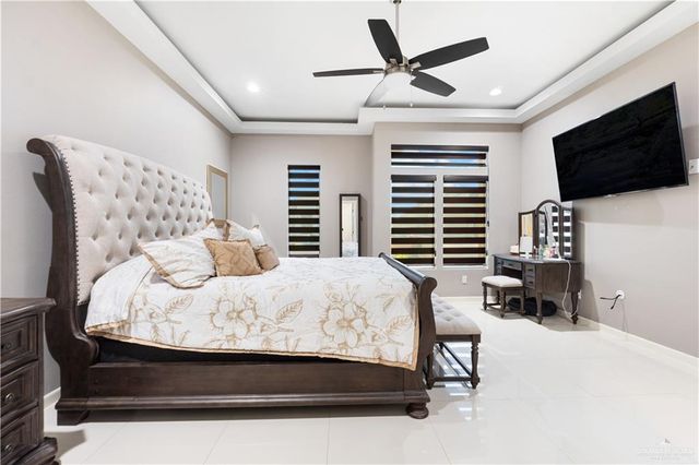 812 W Arapaho Avenue, Pharr, TX 78577