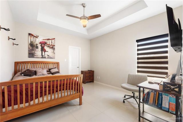 812 W Arapaho Avenue, Pharr, TX 78577