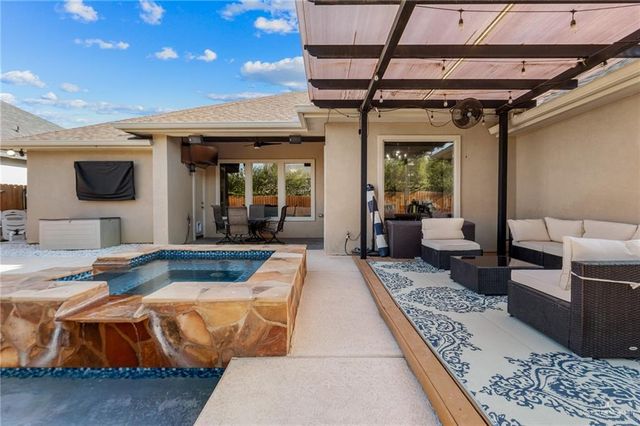 812 W Arapaho Avenue, Pharr, TX 78577