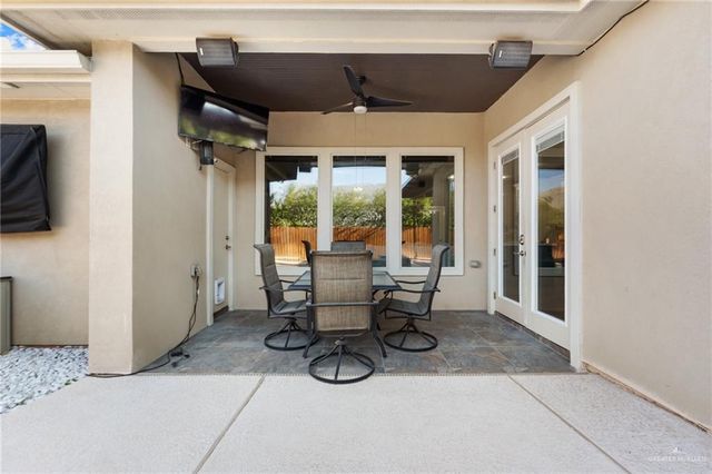 812 W Arapaho Avenue, Pharr, TX 78577