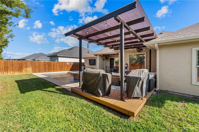 812 W Arapaho Avenue, Pharr, TX 78577