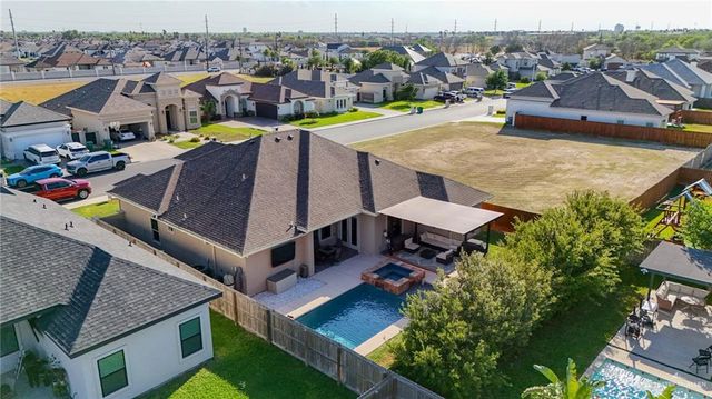 812 W Arapaho Avenue, Pharr, TX 78577