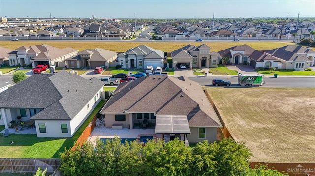 812 W Arapaho Avenue, Pharr, TX 78577