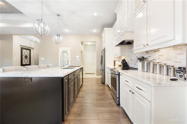 812 W Arapaho Avenue, Pharr, TX 78577