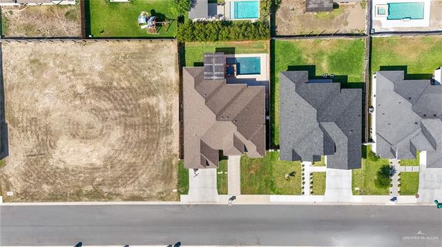 812 W Arapaho Avenue, Pharr, TX 78577