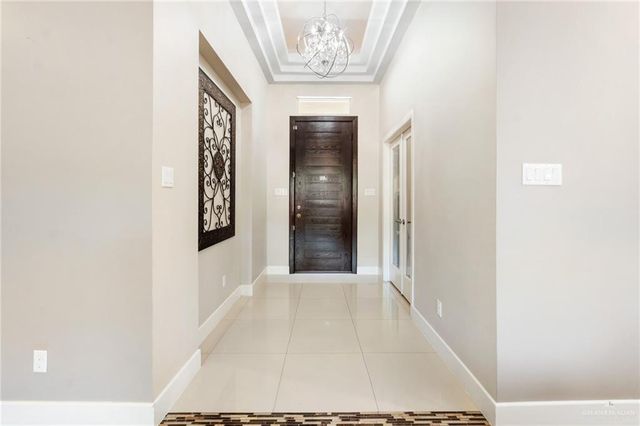 812 W Arapaho Avenue, Pharr, TX 78577