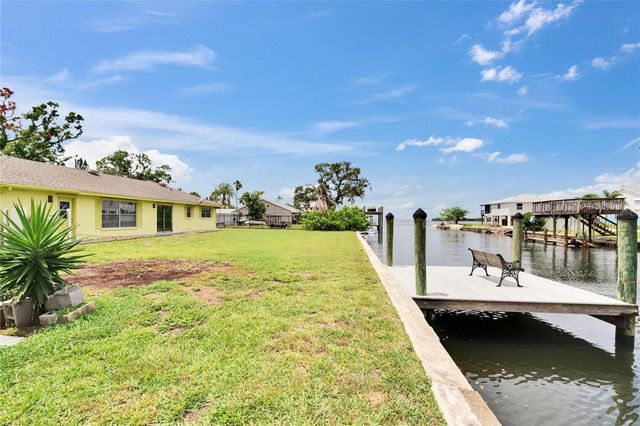 814 SEABREEZE DRIVE, Ruskin, FL 33570