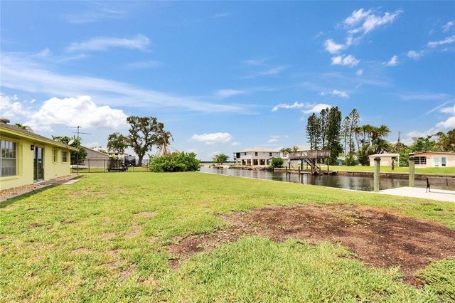 814 SEABREEZE DRIVE, Ruskin, FL 33570