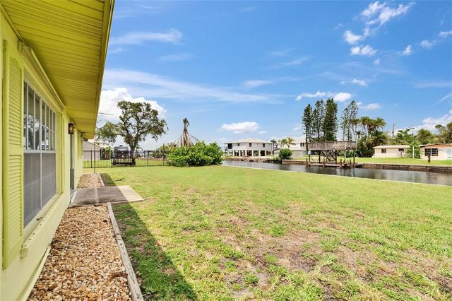 814 SEABREEZE DRIVE, Ruskin, FL 33570