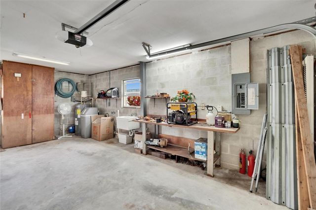 814 SEABREEZE DRIVE, Ruskin, FL 33570