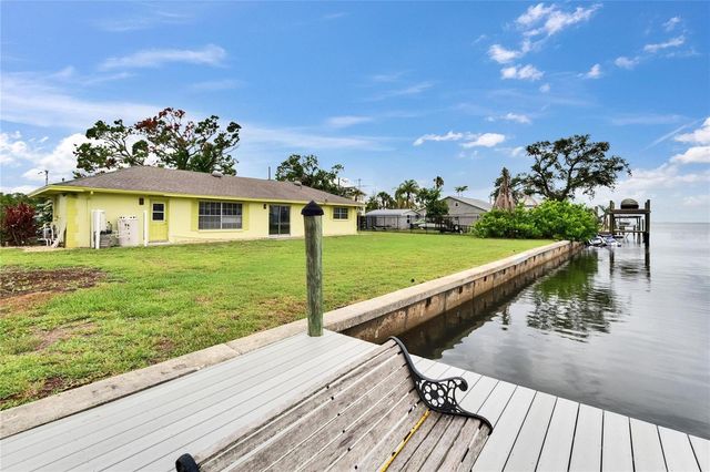 814 SEABREEZE DRIVE, Ruskin, FL 33570