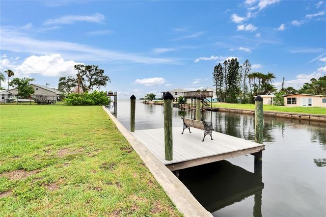 814 SEABREEZE DRIVE, Ruskin, FL 33570