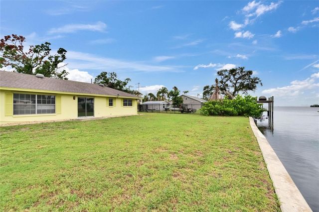 814 SEABREEZE DRIVE, Ruskin, FL 33570