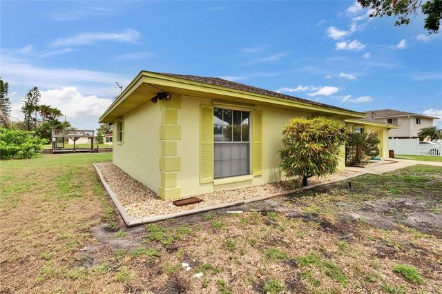814 SEABREEZE DRIVE, Ruskin, FL 33570
