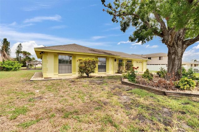 814 SEABREEZE DRIVE, Ruskin, FL 33570