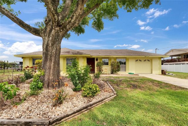 814 SEABREEZE DRIVE, Ruskin, FL 33570